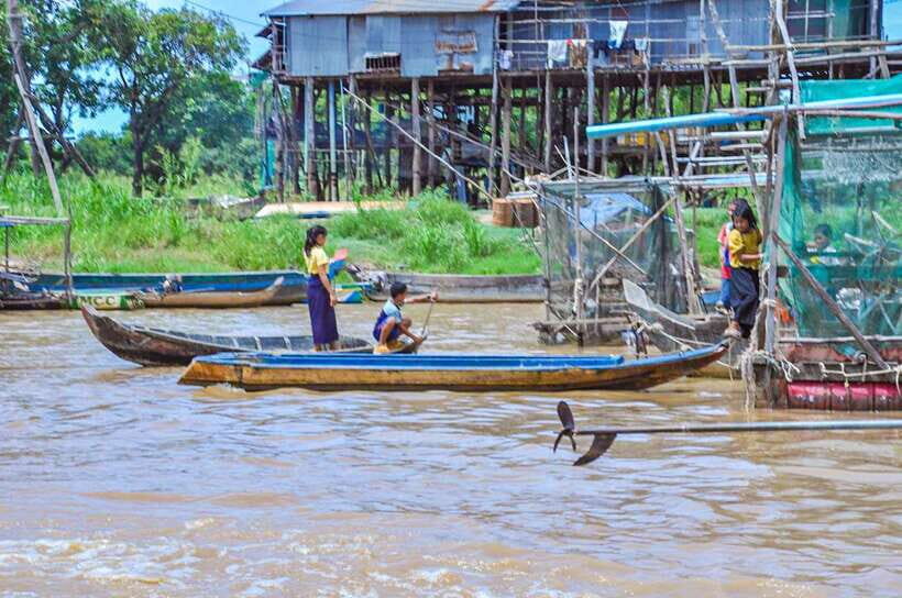 Floating Village Sunset boat Vespa Tour / Tuk Tuk Available - Wat Po Banteaychey: temple time with context, not just photos