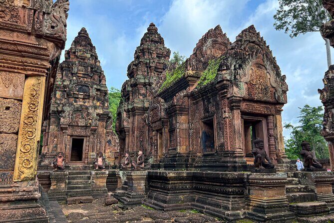 Full Day Banteay Srei Beng Mealea and Koh Ker Small Group Tour - Far-from-Angkor temples: what this tour does differently