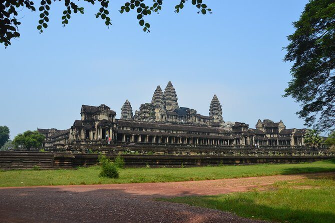 Full-Day Siem Reap Angkor Major Temples Private Tour - Ta Prohm: The Tree-Root Tomb Raider Temple