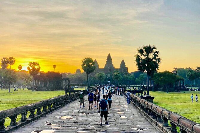 Full Day Tour Phnom Penh to Siem Reap Taxi, Angkor Visit & Return - Key things to know before you go