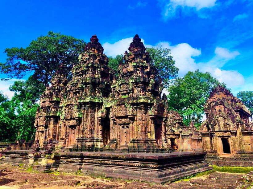 Full-Day Tour to Banteay Srey, Beng Melea & Kulen Mountain - Getting out of Siem Reap: the 8:00 AM rural run