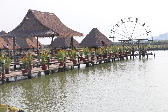 Guided Floating Village Boat Tour in Siem Reap - Floating fish farms: aquaculture in action