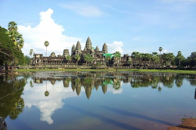 Highlight of Angkor Complex 2 Days Private Tour - Day 1: Angkor Thom south gate, Bayon, terraces, then Ta Prohm and Angkor Wat