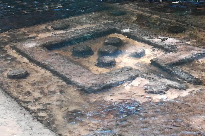 Kbal Spean, Banteay Srei & Banteay Samre temple - Kbal Spean: hike-friendly countryside and the River of 1000 Lingas
