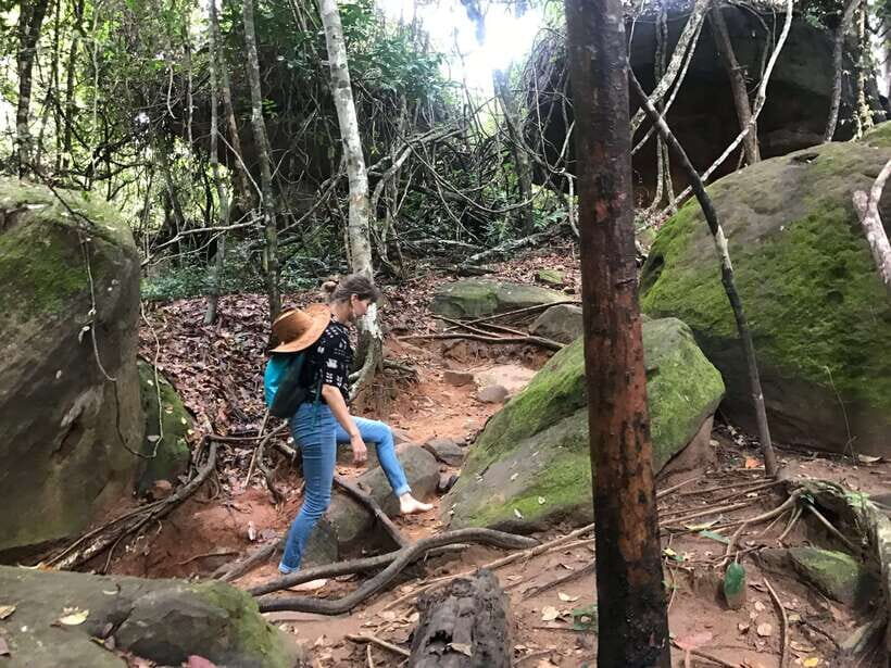 Kbal Spean Trekking Tour with Banteay Srei & Landmine Museum - Banteay Samre photo stop: a quick warm-up temple visit