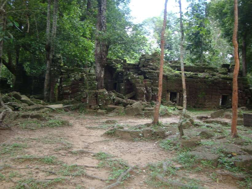 Kulen Mountain: Full-Day Private Waterfall Tour - River of 1000 Lingas: Hindu symbolism you can see up close