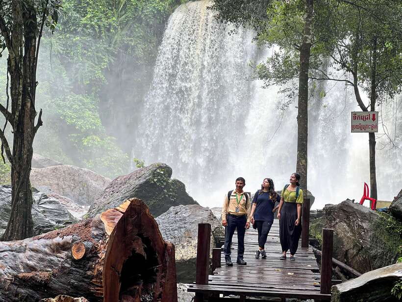Kulen Mountain Tour with Kampong Phluk Floating Village - Phum Preah Dak palm cake stop: the culture warm-up