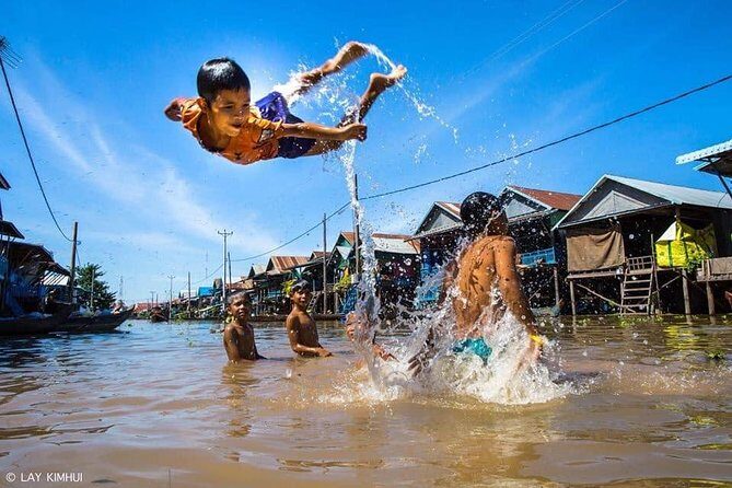 Mechrey Floating Village Tour & Mangrove from Siem Reap - Food and cultural moments: the deep-fried crickets factor
