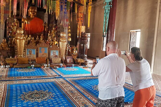 Monk Blessing Ceremony in Siem Reap - Photos and respect: how to avoid turning a ritual into a distraction