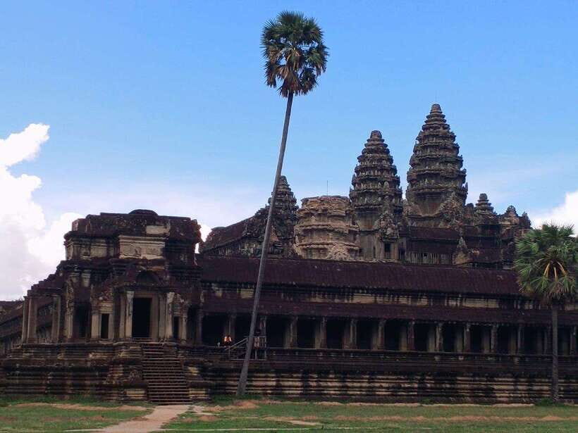 One Day Angkor Wat Trip with Sunrise - The Royal Palace zone: Terrace of the Elephants and the shaded stops