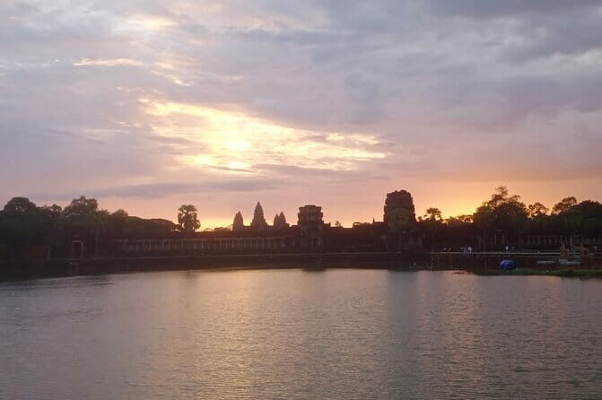 One Day Sunrise Private Tour at Angkorwat with Major Temples - Should you book this sunrise private tour?