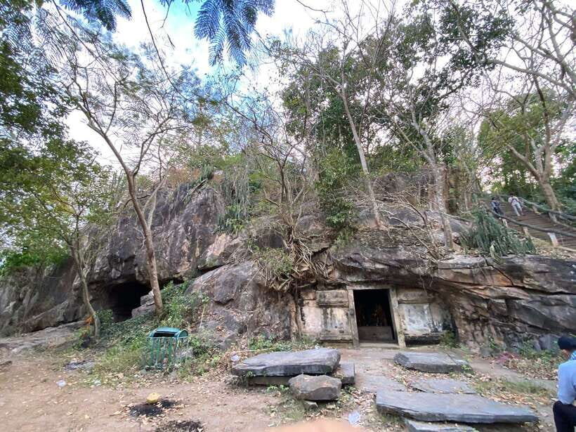 One Day Trip to Phnom Da, Ta Prohm Bati, Neang Khmao & Chiso - Skipping the Line and Saving Your Energy for the Stones