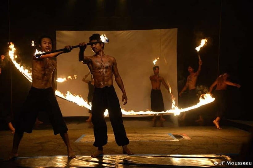 Phare: The Cambodian Circus Show with Pick up & Drop off - How Phare Circus fills your evening in 2.5 hours