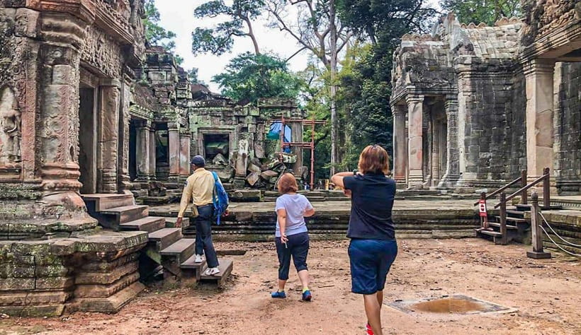Phnom Bakheng Sunset Tour, Pre Rup, Neak Pean, Preah Khan - Neak Pean on Jayatataka Baray: an artificial island that feels symbolic