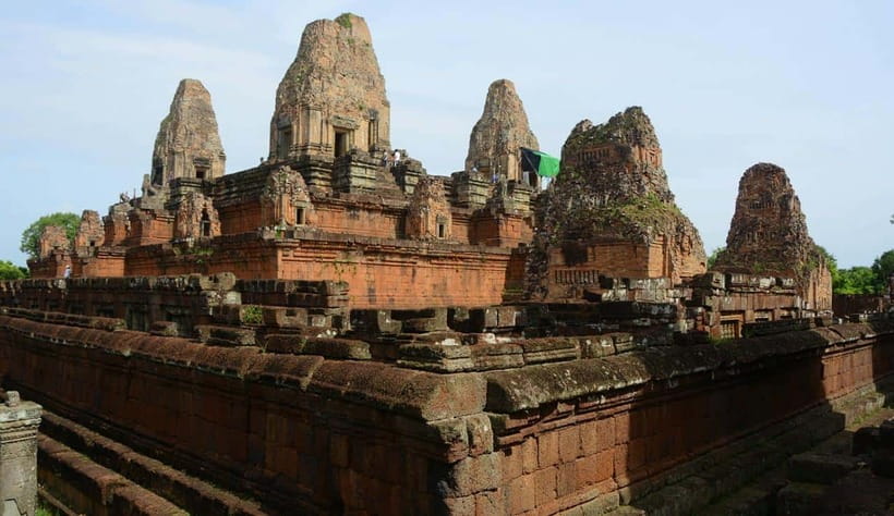Phnom Bakheng Sunset Tour, Pre Rup, Neak Pean, Preah Khan - Pre Rup: Rajendravarman’s temple mountain and a strong first stop