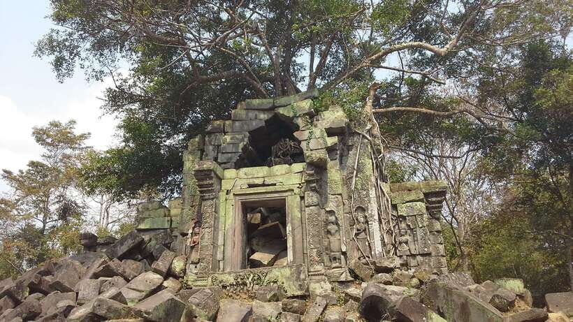 Prasat Thom, Koh Ker Group & Beng Mealea Full-Day Tour - Beng Mealea: late-11th-century stone taking back its own space