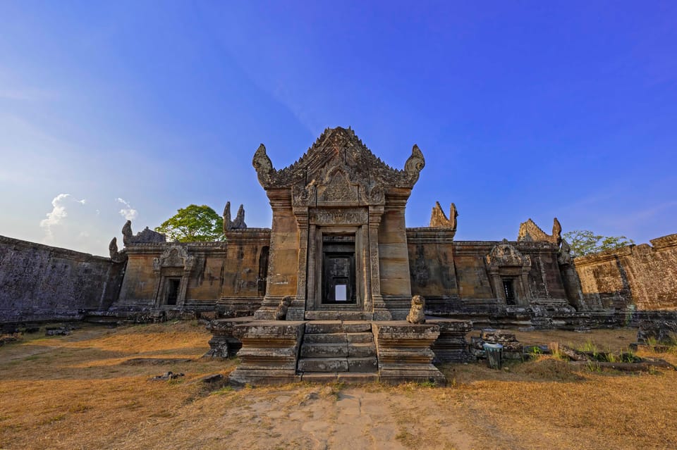 Preah Vihear, Koh Ker and Beng Mealea Private Day Tour - Koh Ker: Prasat Ling and Prasat Bram when the heat ramps up