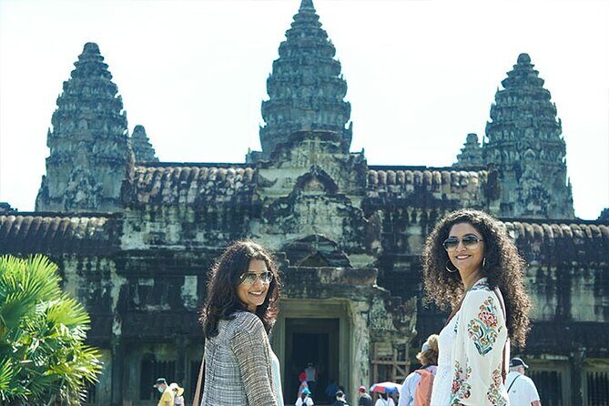 Private Angkor Sunrise Bayon Ta Prohm Bonteay Srie Vip Tour - Angkor Thom and Bayon face towers: reading the carvings as you walk