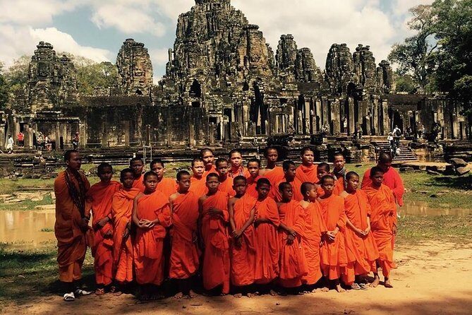 Private Angkor Sunrise Bayon Ta Prohm Bonteay Srie Vip Tour - Ta Prohm Tomb Raider stops: trees, stone, and dramatic shapes