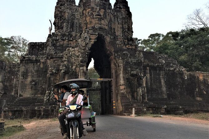 Private Angkor Sunrise Bayon Ta Prohm Bonteay Srie Vip Tour - The smaller brick towers finish: why the last stop can feel the best