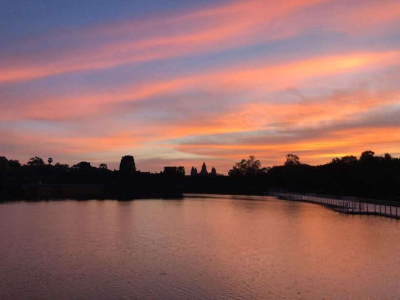 Private Angkor Wat Sunrise Tours And Sunset Floating Village - Angkor Wat sunrise: the moat reflection moment