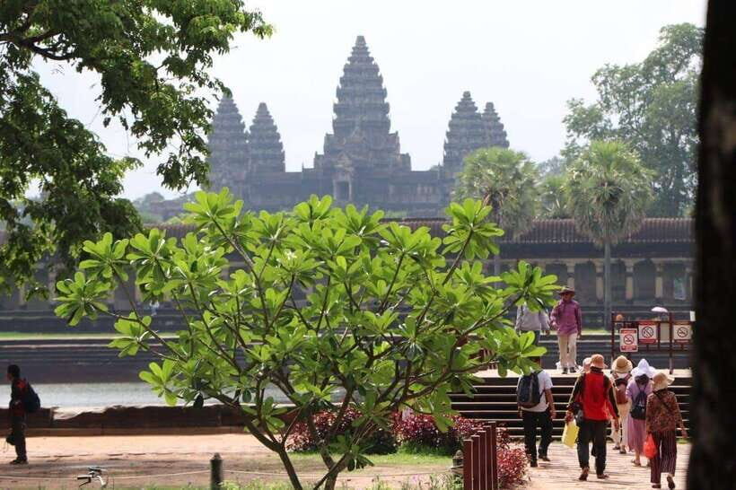 Private Angkor Wat Sunset Tour with Lunch and Snack Included - Quick hits