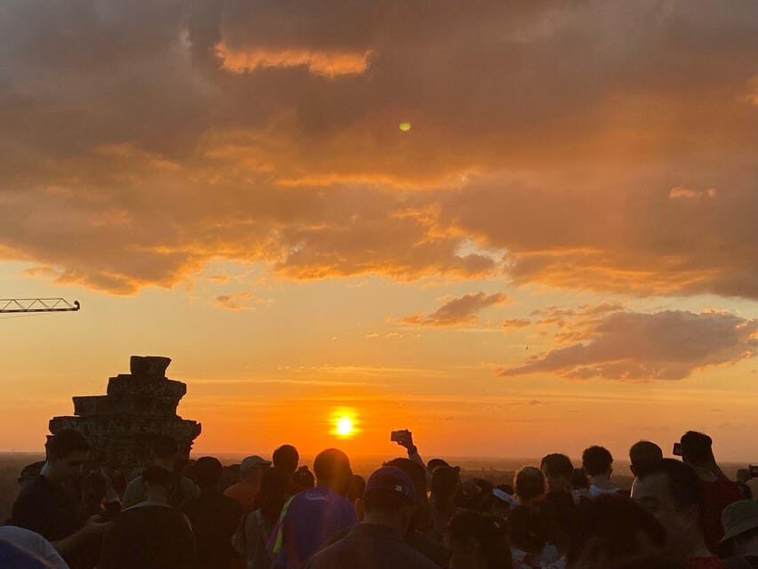 Private Angkor Wat Sunset Tour with Lunch and Snack Included - Angkor Thom’s South Gate and the rhythm of entrances