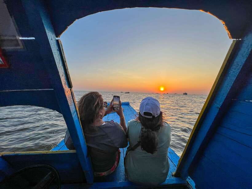 Private Beng Mealea and Floating Village Tour with Sunset - How the day flows from 8:30 pickup to sunset on Tonle Sap