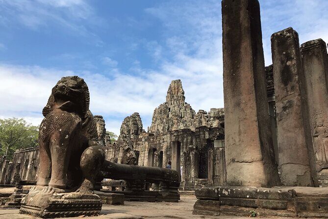 Private Guided Angkor Wat Tour by Lady Tuk Tuk with Monk Blessing - Comfort and pacing: the practical stuff you’ll feel during the day