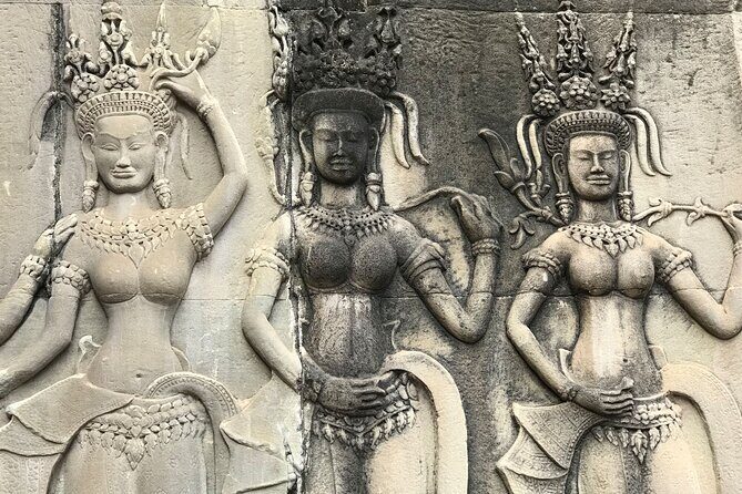 Private Guided Angkor Wat Tour by Lady Tuk Tuk with Monk Blessing - Who this tour suits best
