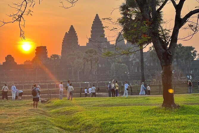 Private guided Full -day Angkor tour with sun set - Should you book this Angkor Wat full-day with sunset?