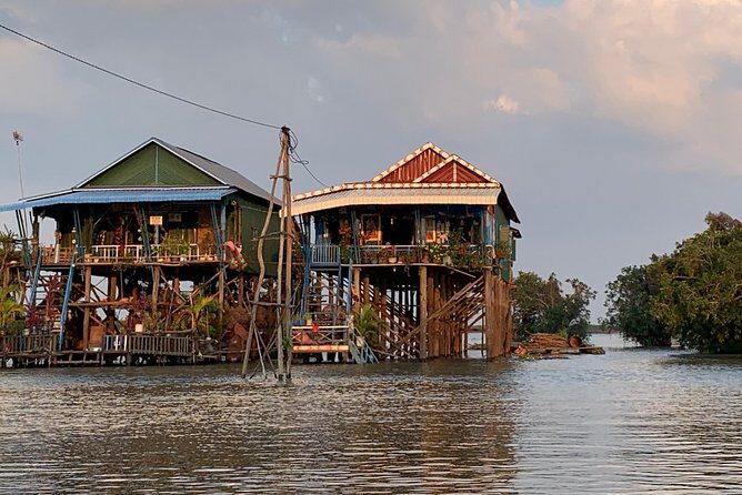 Private Tour to Kompong Phluk Off Beaten Track - Kayak through the flooded jungle for 40 minutes of quiet