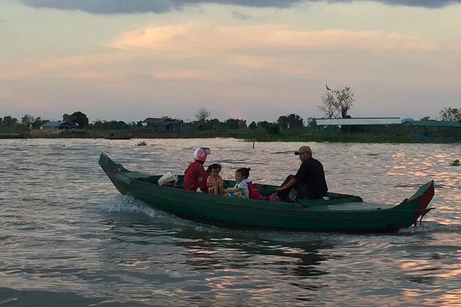 Private Tour to Kompong Phluk Off Beaten Track - Guide power in Siem Reap: fluent English and everyday-life stories