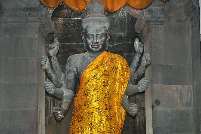 Private Tuk Tuk Tour to Angkor Wat and Small Circle with Two Extras - Prasat Kravan, Prasat Bat Chum, and Srah Srang: the carvings and the water details