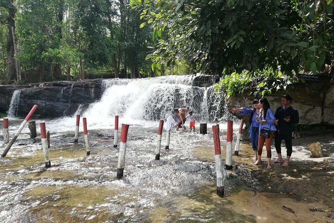 Prrivate Guided Tour To Bantey Srei Temple And Phnom Kulen Paradise Waterfall - How the Day Flows: 8:00 AM Pickup, Full-Day Tempo, 5:00 PM Back