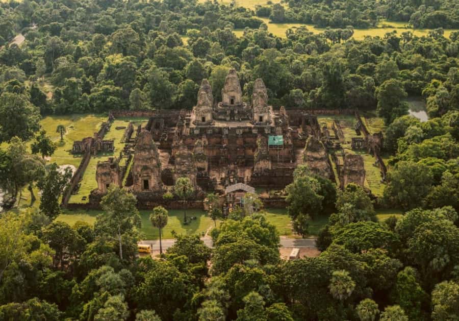 Shared day tour with Spanish-speaking guide at Angkor Temple. - Key things to know before you go