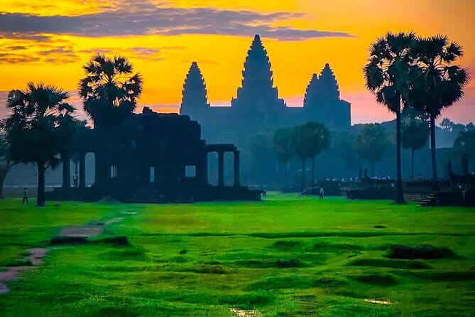 Siem Reap: 1 Day Angkor Wat + Sunrise Private Tour with Tuk-Tuk - Key Highlights You’ll Feel Immediately