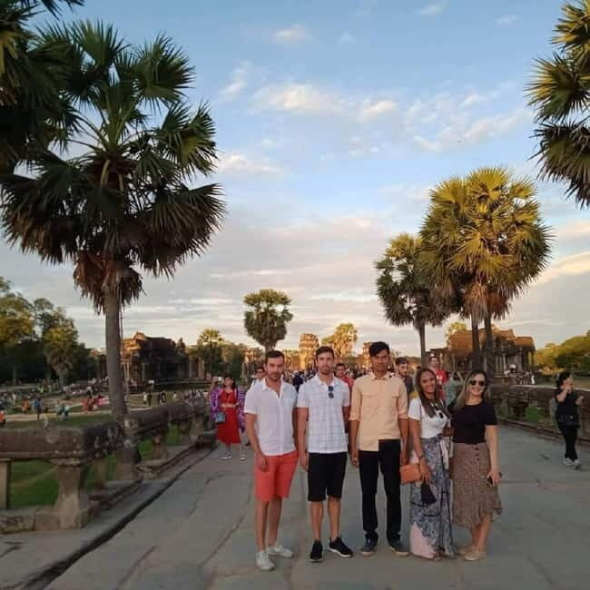 Siem Reap: 2-Day Private Angkor Wat & Angkor Temples Tour - Banteay Srei: Pink Sandstone and Finishing With Detail