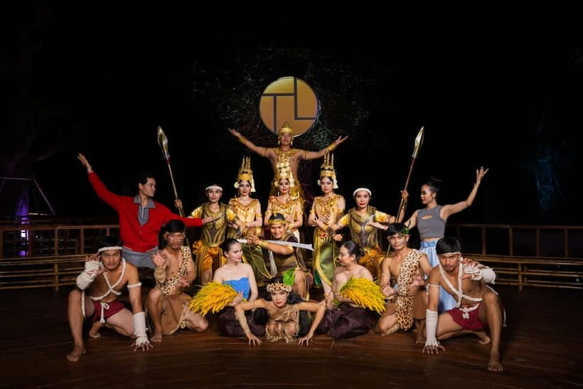 Siem Reap: A Spectacular Show with Optional Dinner - Entering The Labyrinth: Ruin-Inspired Atmosphere, Seating, and Photo Spots