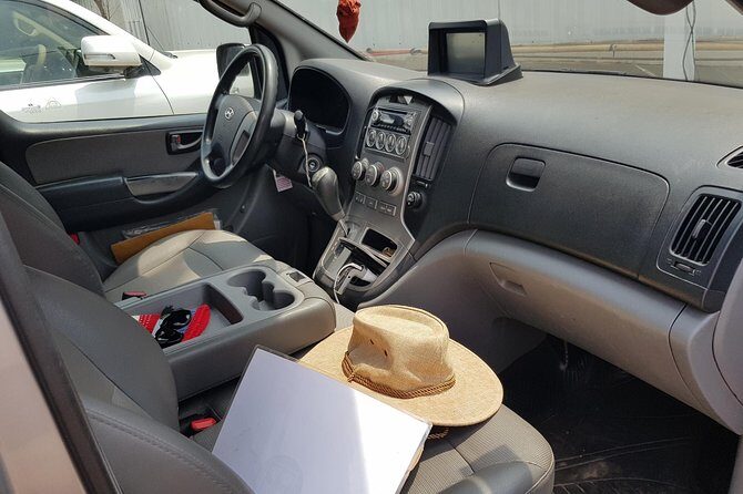 Siem Reap Airport Transfers - Entering Siem Reap with a driver, not a search