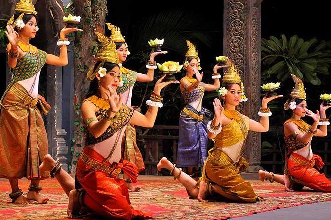 Siem Reap: Amazing Apsara Dance Show with Dinner &Hotel Transfers - The Buffet Dinner: Khmer Flavors With Veg Options