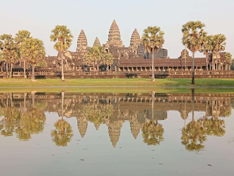 Siem Reap: Angkor Full-Day Group Tour with Japanese Guide - Hotel Pickup and Getting Oriented in Siem Reap
