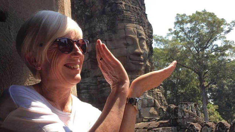 Siem Reap: Angkor Sunrise 1- or 2-Day Guided Temples Tour - Day 1: Banteay Srei and the outer-temple circuit with sunset payoff