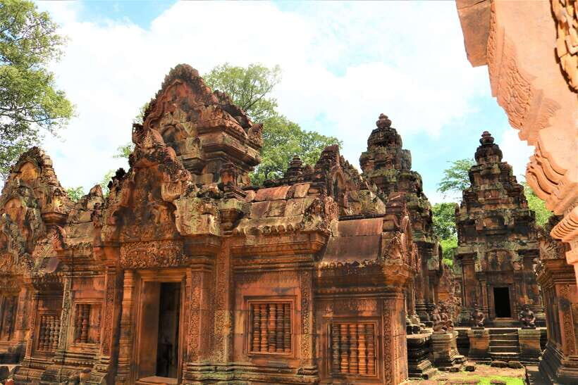 Siem Reap: Angkor Sunrise 1- or 2-Day Guided Temples Tour - What you really pay for: $19 vs the temple pass reality