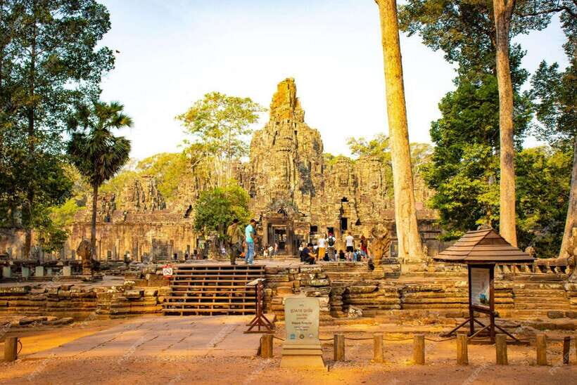 Siem Reap: Angkor Temples Tour - Shared Tours tours guide - South Gate of Angkor Thom: entering the city gateway vibe