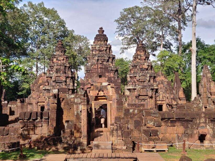 Siem Reap: Angkor Wat, Angkor Thom, and Banteay Srei Tour - Angkor Thom’s Southern Gate and Bayon’s 200+ Faces