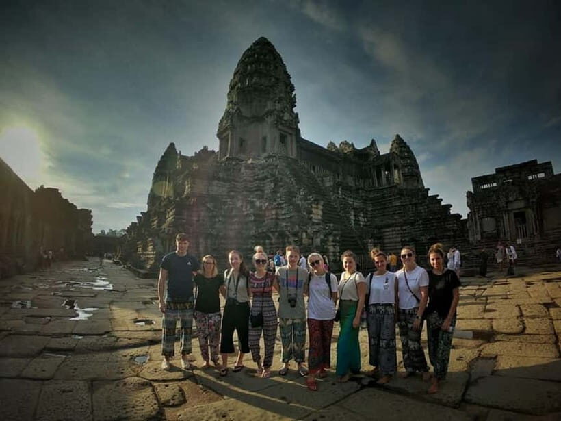 Siem Reap: Angkor Wat Private Tour with Sunrise - Small Circuit: the royal city temples and the photo stops you actually need