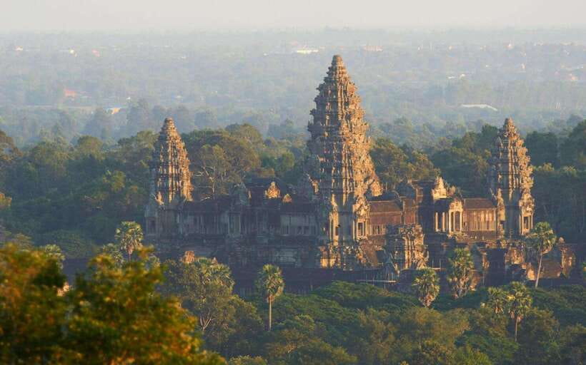 Siem Reap: Angkor Wat Small-Group Full Day Tour and Sunset - A 10-hour Angkor circuit that actually feels logical