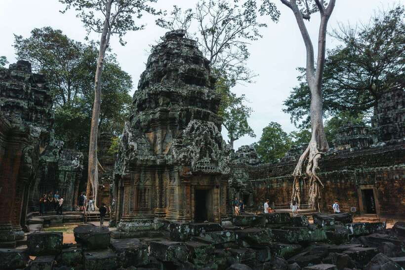 Siem Reap: Angkor Wat Small-Group Full Day Tour and Sunset - Lunch and the practical reality of eating in Siem Reap