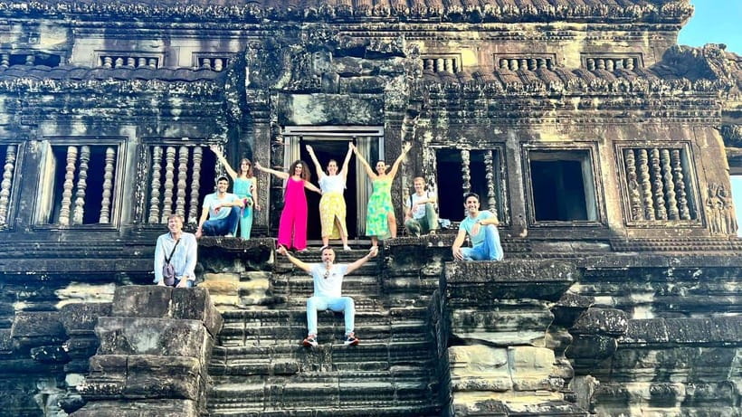 Siem Reap: Angkor Wat: Small-Group Sunrise Tour - Angkor Thom and Bayon faces: the power of standing close